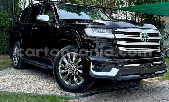 Nunua Imported Toyota Land Cruiser Nyeusi Gari ndani ya Dar es Salaam nchini Dar es Salaam