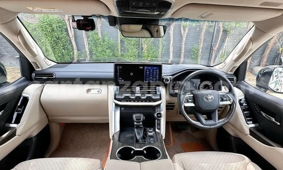 Buy Import Toyota Land Cruiser Black Car in Dar es Salaam in Dar es Salaam Buy Import Toyota Land Cruiser Black Car in Dar es Salaam in Dar es Salaam
