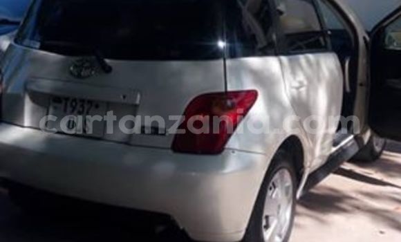 Buy Used Toyota IST White Car in Dar es Salaam in Dar es Salaam Buy Used Toyota IST White Car in Dar es Salaam in Dar es Salaam