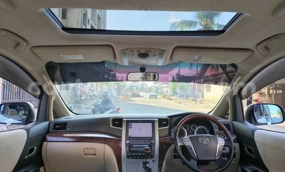 Nunua Ilio tumika Toyota Alphard Nyeupe Gari ndani ya Dar es Salaam nchini Dar es Salaam Nunua Ilio tumika Toyota Alphard Nyeupe Gari ndani ya Dar es Salaam nchini Dar es Salaam