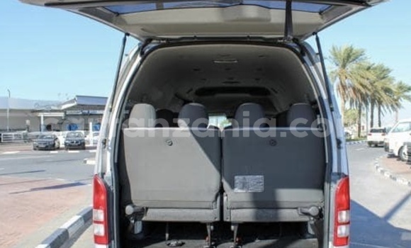 Buy Used Toyota Hiace Silver Car in Dodoma in Dodoma Buy Used Toyota Hiace Silver Car in Dodoma in Dodoma