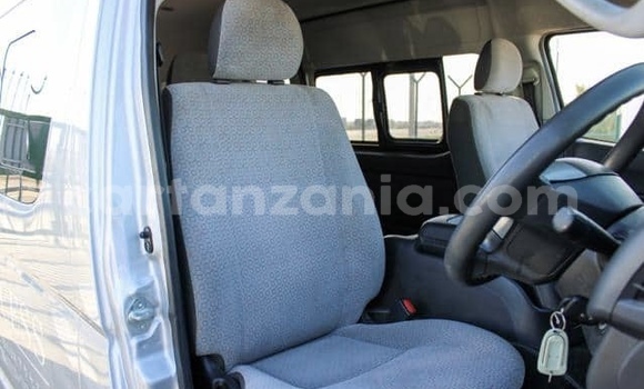 Buy Used Toyota Hiace Silver Car in Dodoma in Dodoma Buy Used Toyota Hiace Silver Car in Dodoma in Dodoma