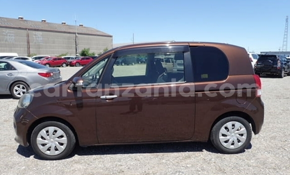 Buy Import Toyota Porte Brown Car in Dar es Salaam in Dar es Salaam Buy Import Toyota Porte Brown Car in Dar es Salaam in Dar es Salaam