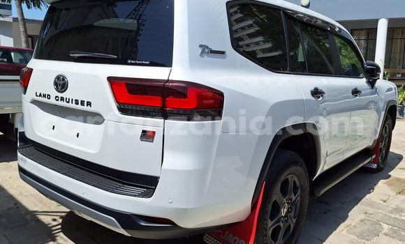 Buy Import Toyota Land Cruiser White Car in Dar es Salaam in Dar es Salaam Buy Import Toyota Land Cruiser White Car in Dar es Salaam in Dar es Salaam