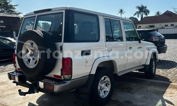 Nunua Ilio tumika Toyota Land Cruiser Nyeupe Gari ndani ya Dar es Salaam nchini Dar es Salaam Nunua Ilio tumika Toyota Land Cruiser Nyeupe Gari ndani ya Dar es Salaam nchini Dar es Salaam