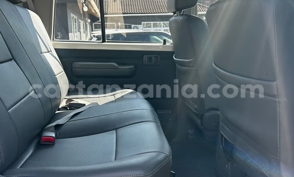 Nunua Ilio tumika Toyota Land Cruiser Nyeupe Gari ndani ya Dar es Salaam nchini Dar es Salaam Nunua Ilio tumika Toyota Land Cruiser Nyeupe Gari ndani ya Dar es Salaam nchini Dar es Salaam