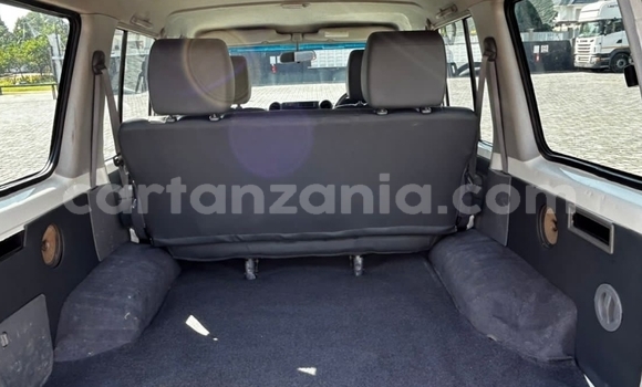 Nunua Ilio tumika Toyota Land Cruiser Nyeupe Gari ndani ya Dar es Salaam nchini Dar es Salaam Nunua Ilio tumika Toyota Land Cruiser Nyeupe Gari ndani ya Dar es Salaam nchini Dar es Salaam