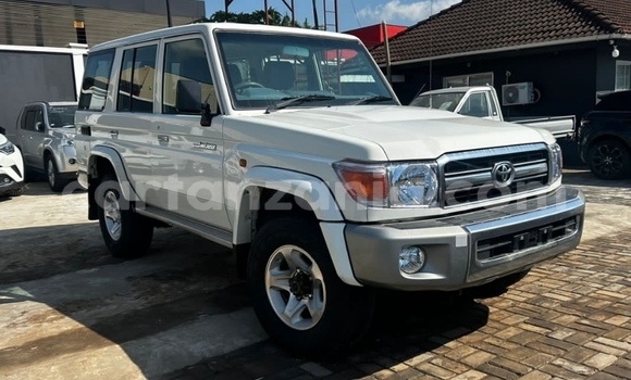 Nunua Ilio tumika Toyota Land Cruiser Nyeupe Gari ndani ya Dar es Salaam nchini Dar es Salaam Nunua Ilio tumika Toyota Land Cruiser Nyeupe Gari ndani ya Dar es Salaam nchini Dar es Salaam