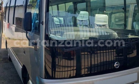 Buy Used Nissan Caravan Beige Car in Dar es Salaam in Dar es Salaam Buy Used Nissan Caravan Beige Car in Dar es Salaam in Dar es Salaam