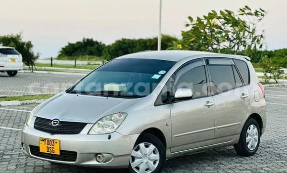 Nunua Ilio tumika Toyota Spacio Nyingine Gari ndani ya Dar es Salaam nchini Dar es Salaam