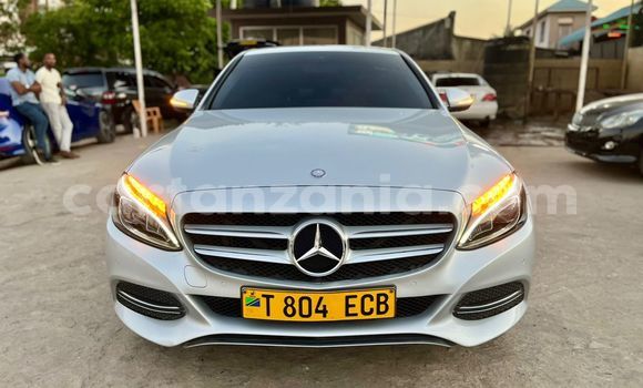 Nunua Imported Mercedes‒Benz C–Class Fedha Gari ndani ya Dar es Salaam nchini Dar es Salaam