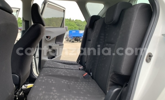 Nunua Imported Toyota Ractis Nyeupe Gari ndani ya Dar es Salaam nchini Dar es Salaam Nunua Imported Toyota Ractis Nyeupe Gari ndani ya Dar es Salaam nchini Dar es Salaam