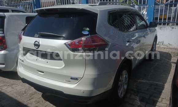 Buy Import Nissan X–Trail White Car in Dar es Salaam in Dar es Salaam Buy Import Nissan X–Trail White Car in Dar es Salaam in Dar es Salaam