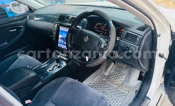 Buy Used Toyota Crown White Car in Dar es Salaam in Dar es Salaam Buy Used Toyota Crown White Car in Dar es Salaam in Dar es Salaam