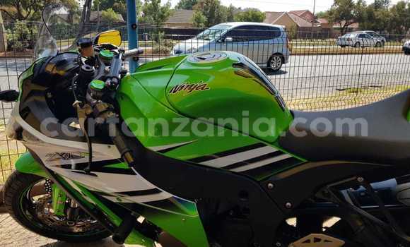 Buy Used Kawasaki H Green Bike in Arusha in Arusha Buy Used Kawasaki H Green Bike in Arusha in Arusha