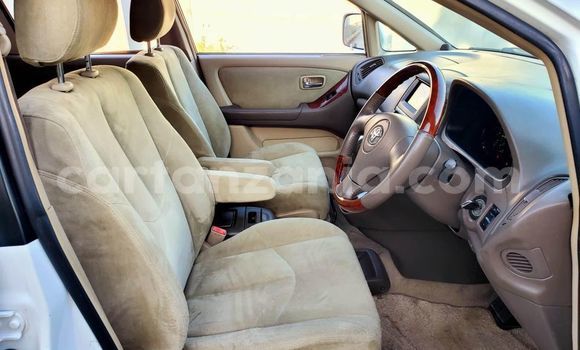 Buy Used Toyota Harrier White Car in Bariadi in Simiyu Buy Used Toyota Harrier White Car in Bariadi in Simiyu