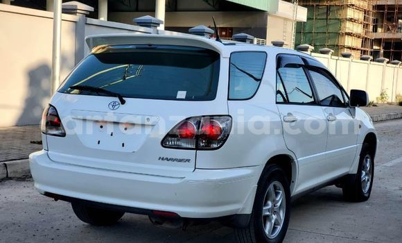 Buy Used Toyota Harrier White Car in Bariadi in Simiyu Buy Used Toyota Harrier White Car in Bariadi in Simiyu