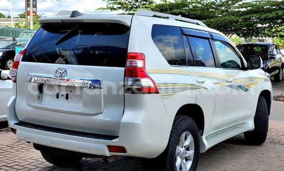 Buy Used Toyota Land Cruiser Prado White Car in Babati Urban in Manyara Buy Used Toyota Land Cruiser Prado White Car in Babati Urban in Manyara