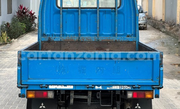 Buy Import Mitsubishi Fuso Fighter Blue Truck in Dar es Salaam in Dar es Salaam Buy Import Mitsubishi Fuso Fighter Blue Truck in Dar es Salaam in Dar es Salaam