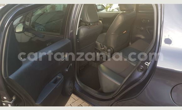 Buy Used Toyota Runx Blue Car in Arusha in Arusha Buy Used Toyota Runx Blue Car in Arusha in Arusha