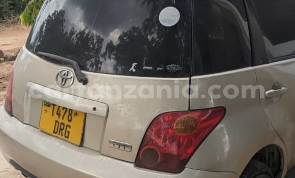Buy Used Toyota IST Beige Car in Dar es Salaam in Dar es Salaam