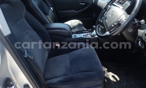 Buy Import Toyota Crown Silver Car in Dar es Salaam in Dar es Salaam Buy Import Toyota Crown Silver Car in Dar es Salaam in Dar es Salaam