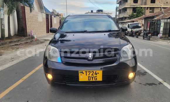 Nunua Ilio tumika Toyota IST Nyeusi Gari ndani ya Dar es Salaam nchini Dar es Salaam