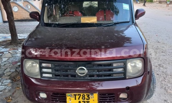 Nunua Ilio tumika Nissan Cube Nyekundu Gari ndani ya Dar es Salaam nchini Dar es Salaam