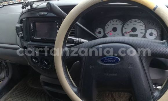 Nunua Ilio tumika Ford Escape Fedha Gari ndani ya Mbeya nchini Mbeya Nunua Ilio tumika Ford Escape Fedha Gari ndani ya Mbeya nchini Mbeya