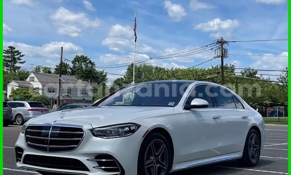 Nunua Ilio tumika Mercedes‒Benz S–Class Nyeupe Gari ndani ya Vijijini vya Babati nchini Manyara