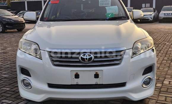 Buy Used Toyota Vanguard White Car in Dar es Salaam in Dar es Salaam
