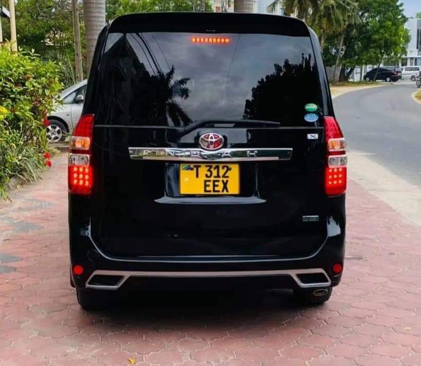 toyota-noah-dar-es-salaam-dar-