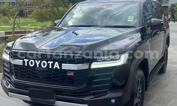 Buy Import Toyota Land Cruiser Black Car in Dar es Salaam in Dar es Salaam Buy Import Toyota Land Cruiser Black Car in Dar es Salaam in Dar es Salaam