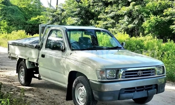 Nunua Ilio tumika Toyota Dyna Nyeupe Lori ndani ya Dar es Salaam nchini Dar es Salaam Nunua Ilio tumika Toyota Dyna Nyeupe Lori ndani ya Dar es Salaam nchini Dar es Salaam