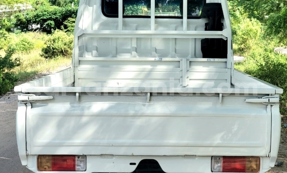 Buy Used Mitsubishi Fuso Fighter White Truck in Dar es Salaam in Dar es Salaam Buy Used Mitsubishi Fuso Fighter White Truck in Dar es Salaam in Dar es Salaam