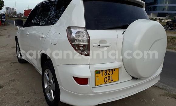 Buy Used Toyota RAV4 White Car in Dar es Salaam in Dar es Salaam Buy Used Toyota RAV4 White Car in Dar es Salaam in Dar es Salaam