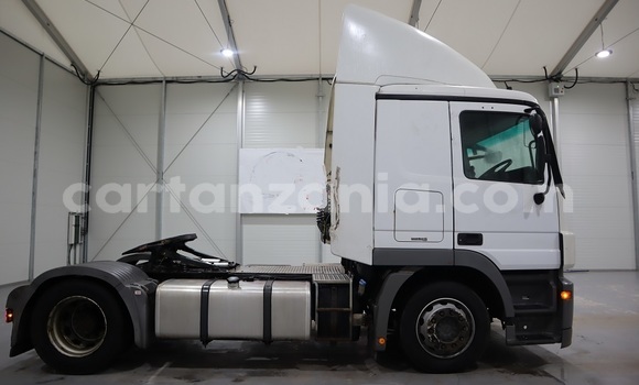 Buy Import Mercedes‒Benz Truck White Truck in Dar es Salaam in Dar es Salaam Buy Import Mercedes‒Benz Truck White Truck in Dar es Salaam in Dar es Salaam