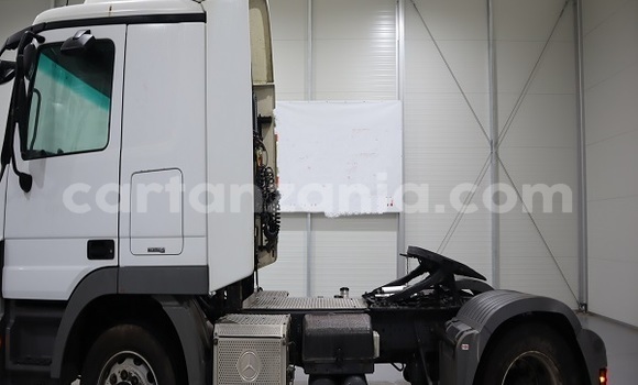 Buy Import Mercedes‒Benz Truck White Truck in Dar es Salaam in Dar es Salaam Buy Import Mercedes‒Benz Truck White Truck in Dar es Salaam in Dar es Salaam