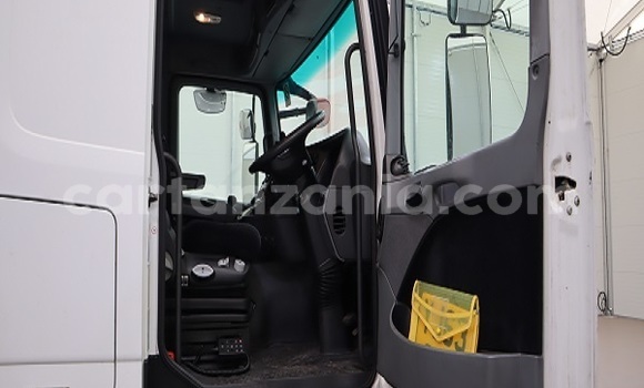 Buy Import Mercedes‒Benz Truck White Truck in Dar es Salaam in Dar es Salaam Buy Import Mercedes‒Benz Truck White Truck in Dar es Salaam in Dar es Salaam
