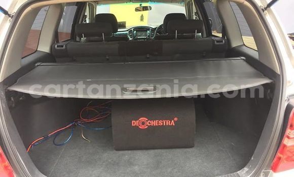 Buy Used Toyota Kluger Silver Car in Dar es Salaam in Dar es Salaam Buy Used Toyota Kluger Silver Car in Dar es Salaam in Dar es Salaam