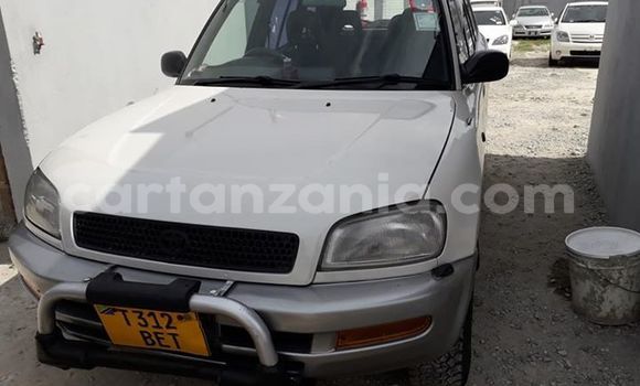 Buy Used Toyota RAV4 White Car in Dar es Salaam in Dar es Salaam Buy Used Toyota RAV4 White Car in Dar es Salaam in Dar es Salaam