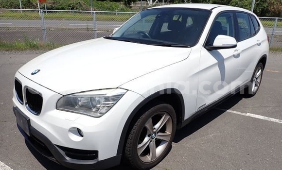 Nunua Imported BMW X1 Nyeupe Gari ndani ya Dar es Salaam nchini Dar es Salaam