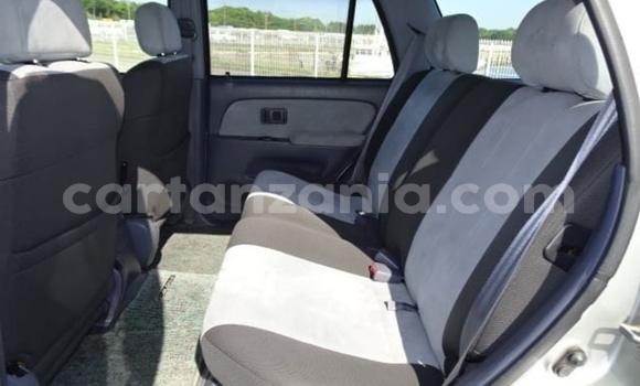 Nunua Imported Toyota Hilux Surf Fedha Gari ndani ya Dar es Salaam nchini Dar es Salaam Nunua Imported Toyota Hilux Surf Fedha Gari ndani ya Dar es Salaam nchini Dar es Salaam