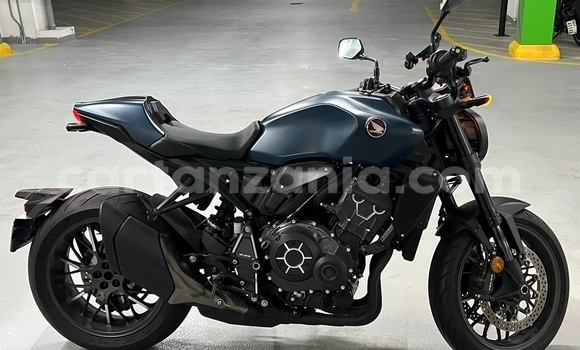 Nunua Ilio tumika Honda CB Beige Bike ndani ya Arusha nchini Arusha Nunua Ilio tumika Honda CB Beige Bike ndani ya Arusha nchini Arusha