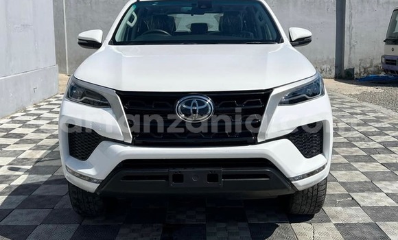 Buy Used Toyota Fortuner White Car in Bagamoyo in Pwani Buy Used Toyota Fortuner White Car in Bagamoyo in Pwani