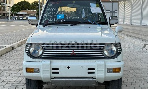 Buy Used Mitsubishi Pajero White Car in Bariadi in Simiyu