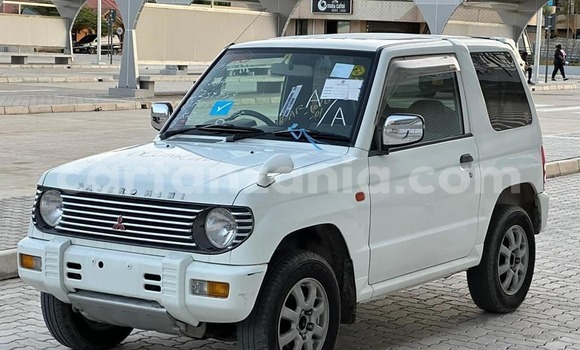 Buy Used Mitsubishi Pajero White Car in Bariadi in Simiyu Buy Used Mitsubishi Pajero White Car in Bariadi in Simiyu