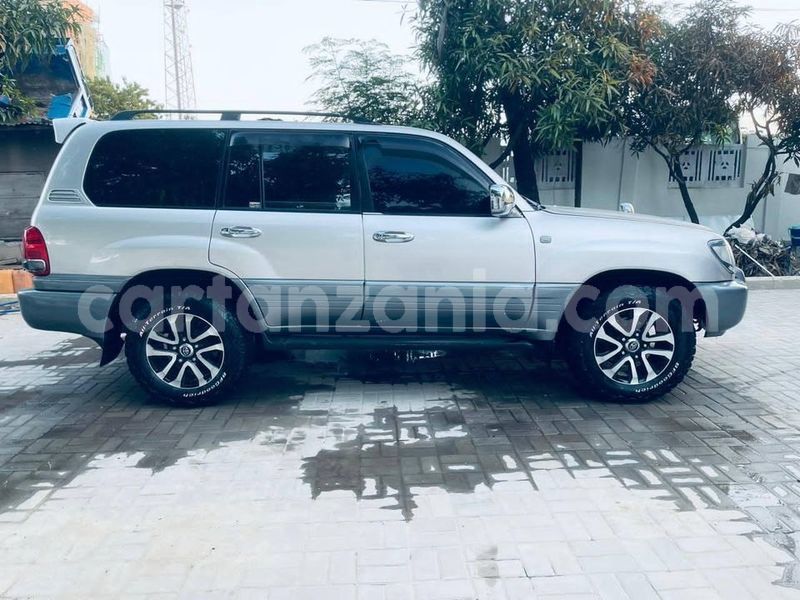 Big with watermark toyota land cruiser simiyu bariadi 22519