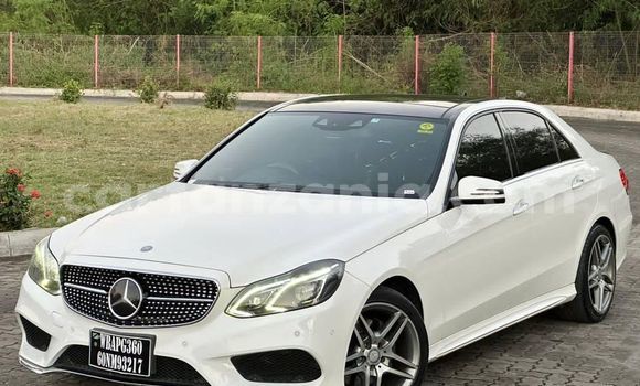Buy Used Mercedes‒Benz E–Class White Car in Bagamoyo in Pwani
