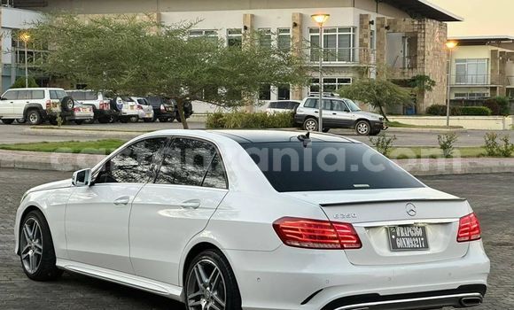 Nunua Ilio tumika Mercedes‒Benz E–Class Nyeupe Gari ndani ya Bagamoyo nchini Pwani Nunua Ilio tumika Mercedes‒Benz E–Class Nyeupe Gari ndani ya Bagamoyo nchini Pwani